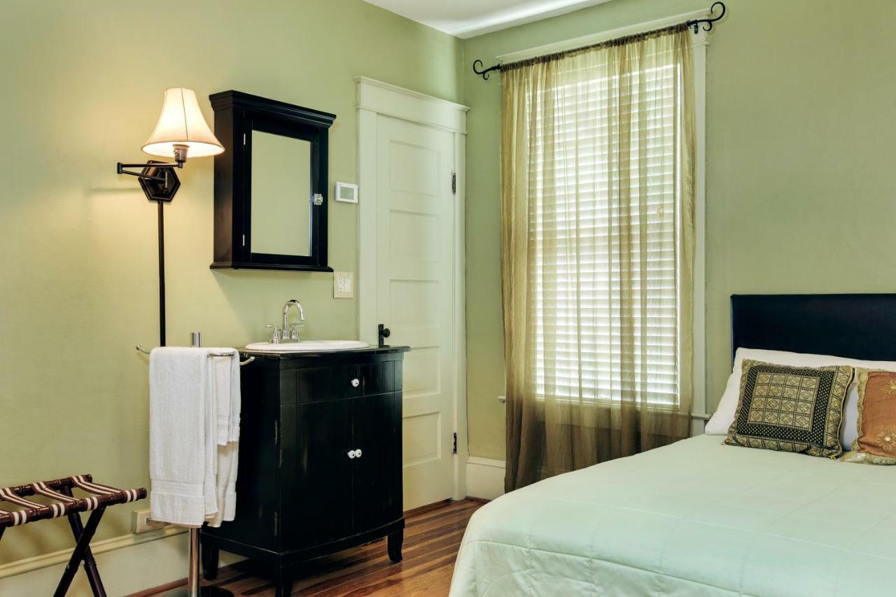 Adora Inn Mount Dora Luaran gambar